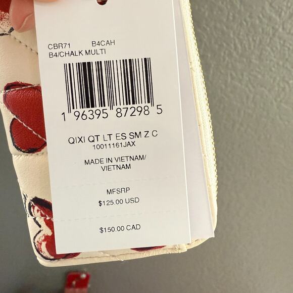 Coach CBR71 Essential Small Zip Around Card Case With Quilting And Heart Print - Picture 12 of 12